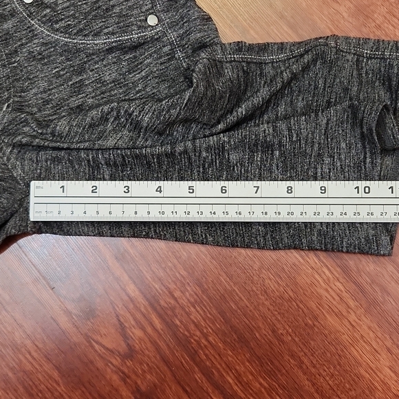 Kuhl Shorts Womens size 4 Bermuda Heather Gray Athletic - Picture 8 of 8